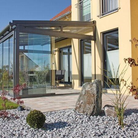 Wintergarten mit Markise