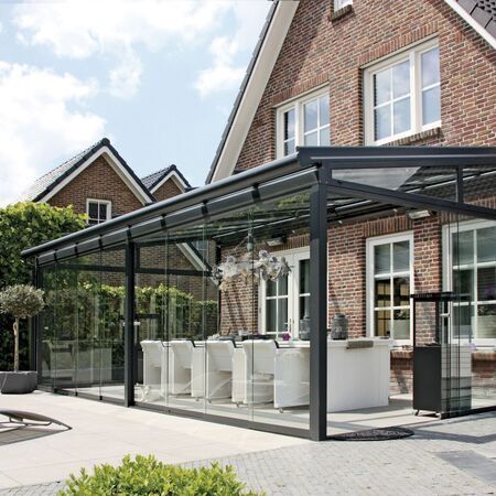 Wintergarten mit Markise